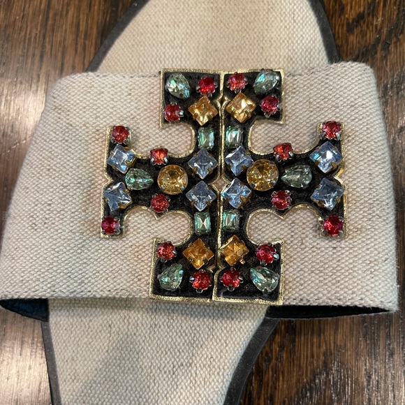 NEW Tory Burch flat sandals. Size 9.5. - Picture 4 of 4